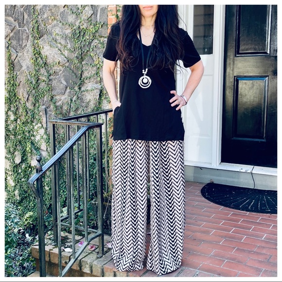 Super wide leg chevron print palazzo pants - Picture 7 of 8